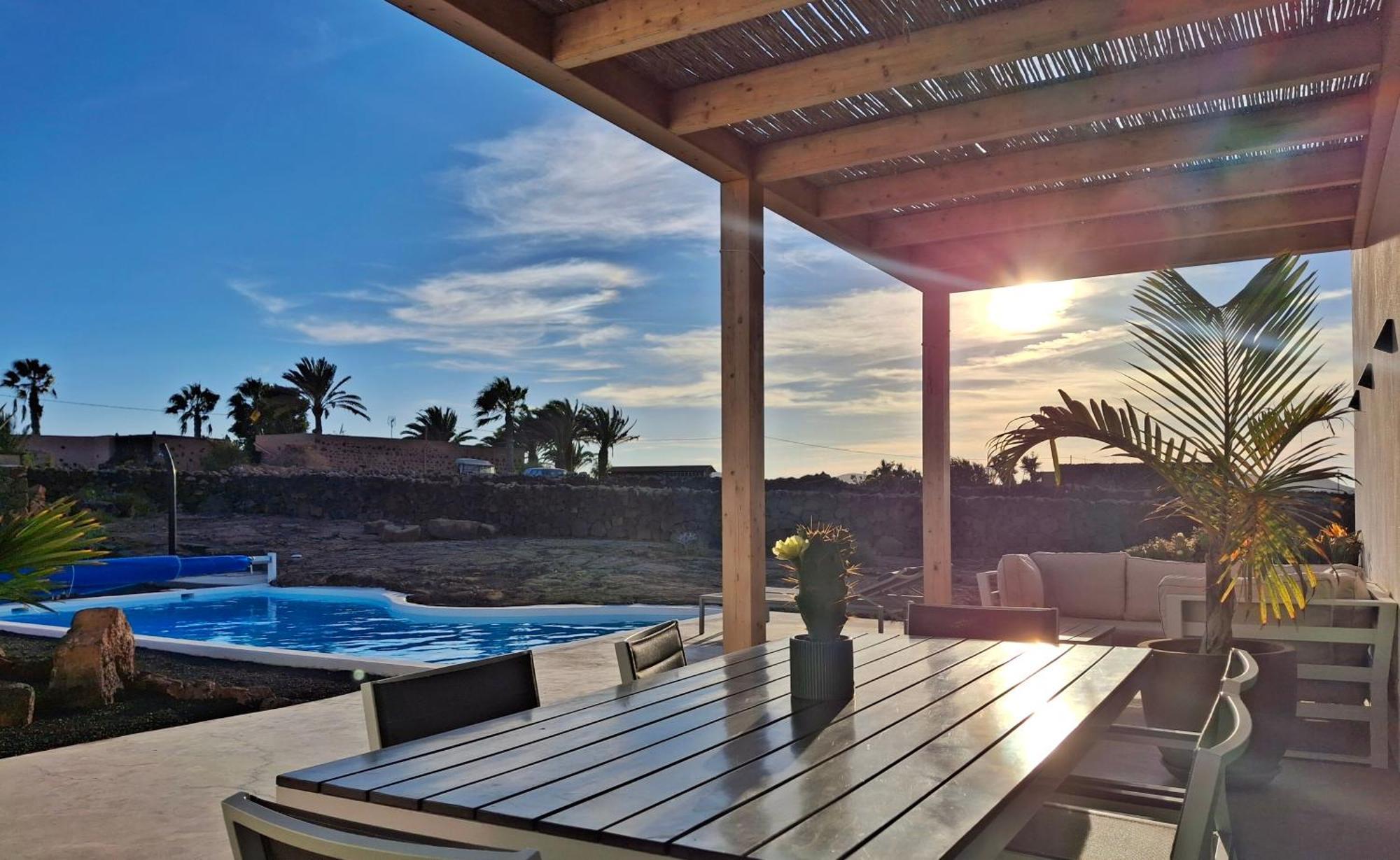 Tabaiba En Con Piscina Villa Lajares